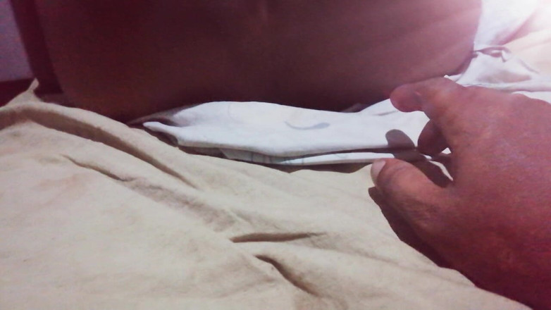 Tina Baby: Ma belle-mère essaye de me séduire avec ses histoires de...