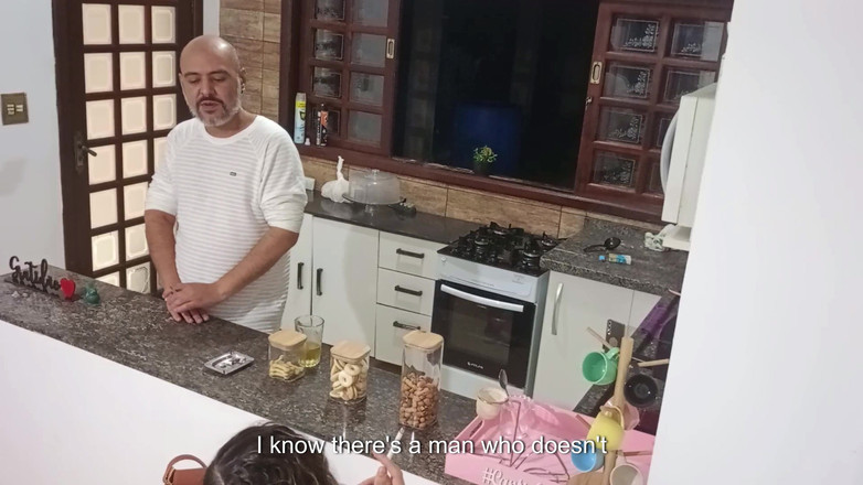 Victor SweetCoupleStories: 与热辣人妻不忠的妻子在酒吧的里