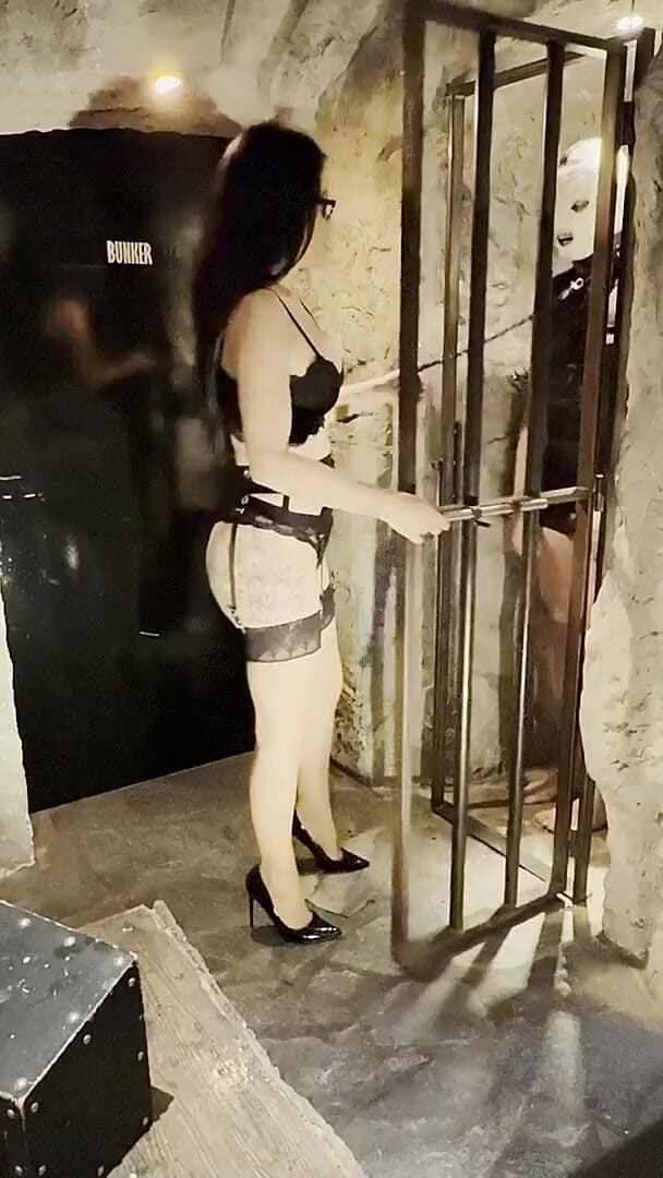 Lady Blackdiamoond: 射精またはケージキーピング