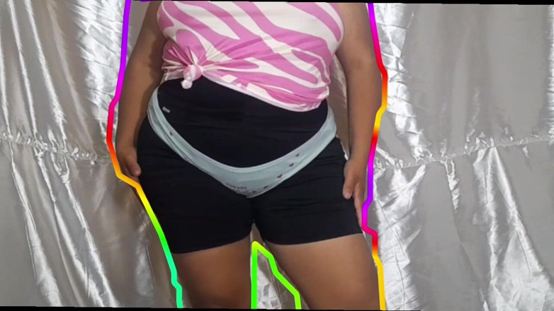 Xprohibidox1: Elle essaye les sous-vêtements