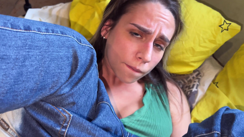 MichaelFrostPro: Fat-assed Stepmom Wakes up Her Stepson with Her Wet Cunt...