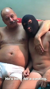 Papa Chris baise une pute 7