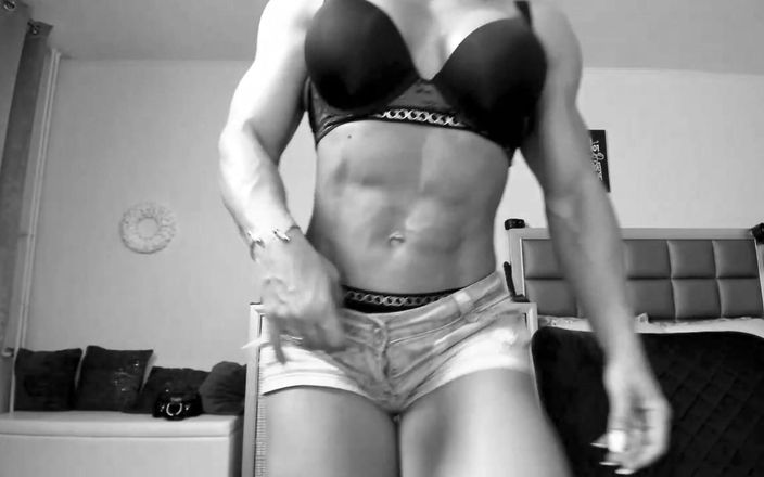 Alesya muscledoll: Worship Me Over and Over Again