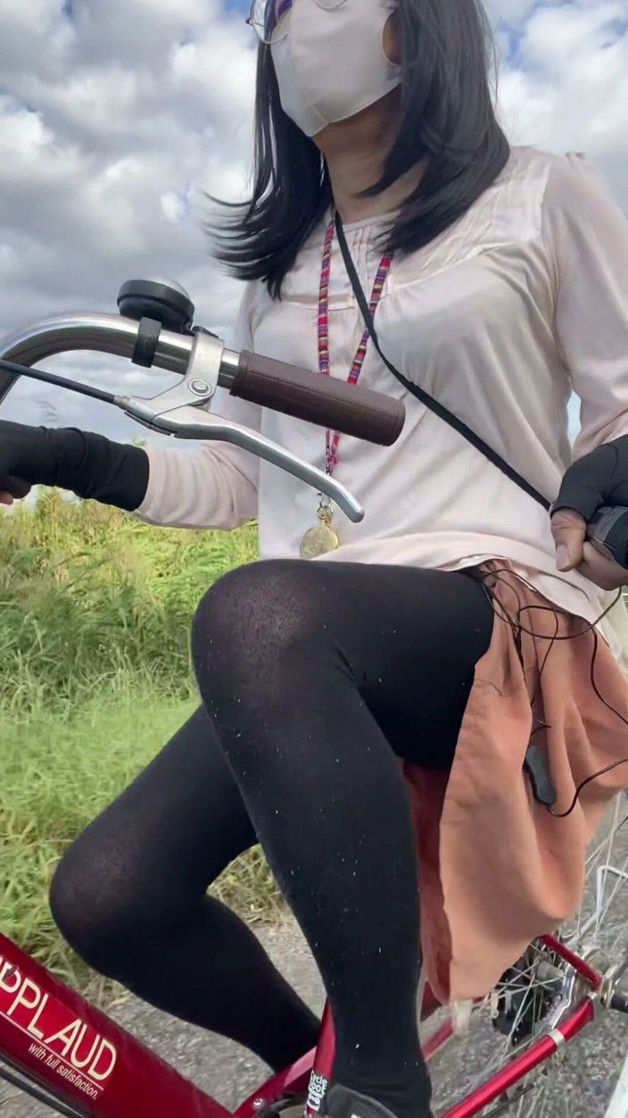megu2002: No. 328 Cycling Masturbation
