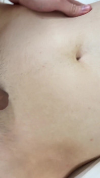 Evgeny Twink knullade sin söta vän och sperma på hans vackra ansikte