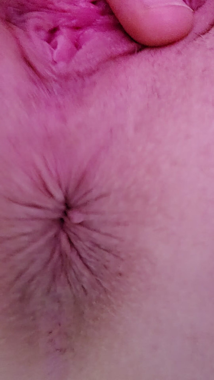 NaughtyRedFarmgirl: Pissa inte av mig annars måste jag straffa dig