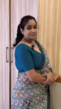 Bhabhi Ji ao vivo em novo apartamento deu um presente para o vizinho Devar Ji