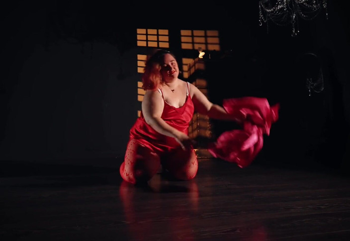AssGives: Romantic Dance
