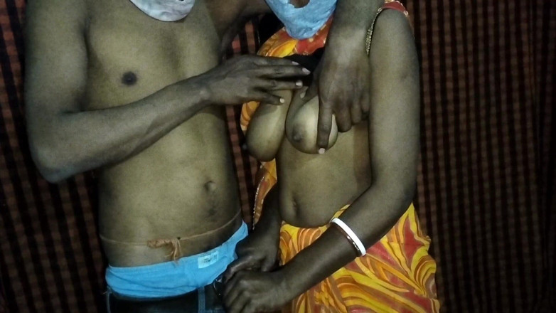 Sexy_Sali: 집에 없는 남편, 남친에게 전화를 걸어 섹스하는 마누라.desi