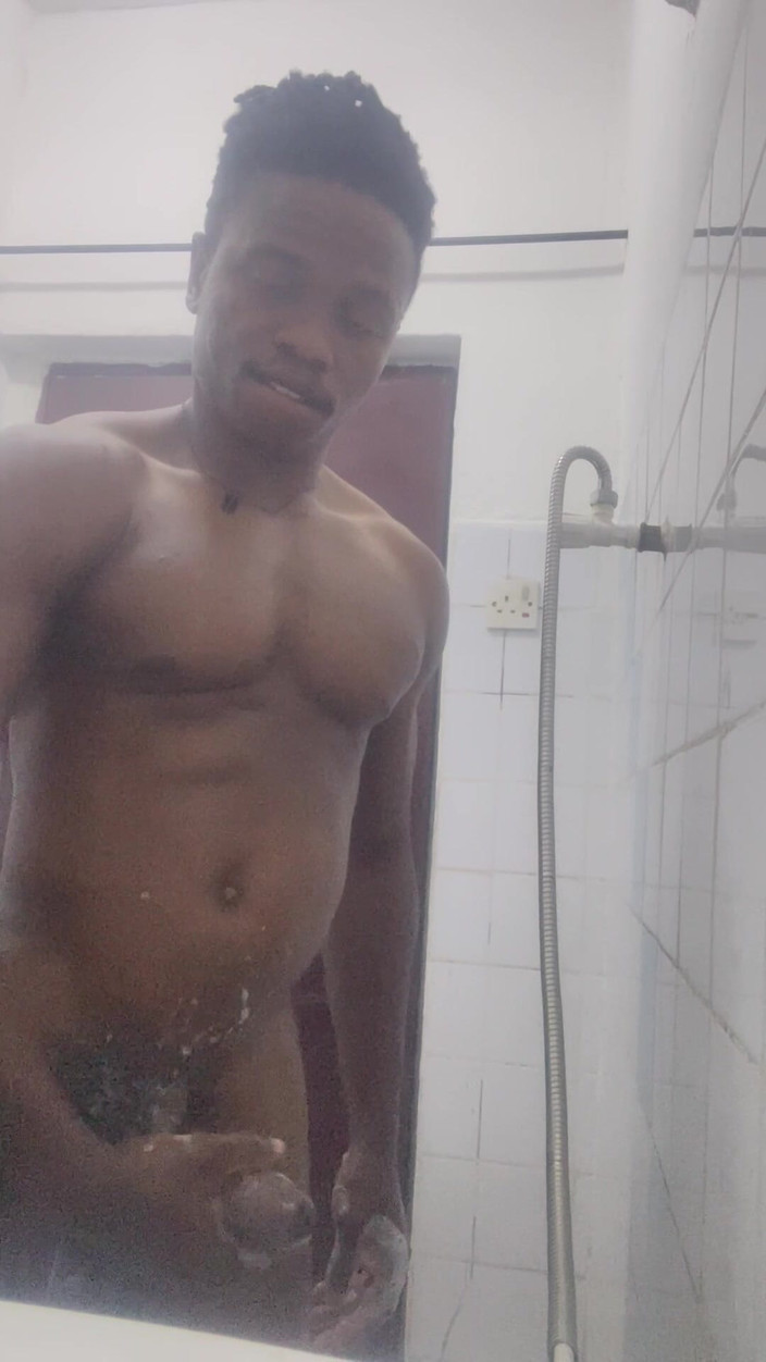 Banging stallion: Realmente necesito un coño apretado para poner esta polla mía