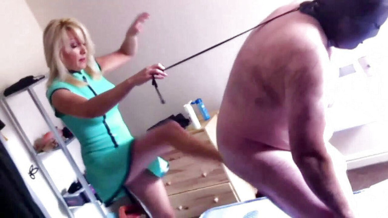 British Domination: Ballbusting slave