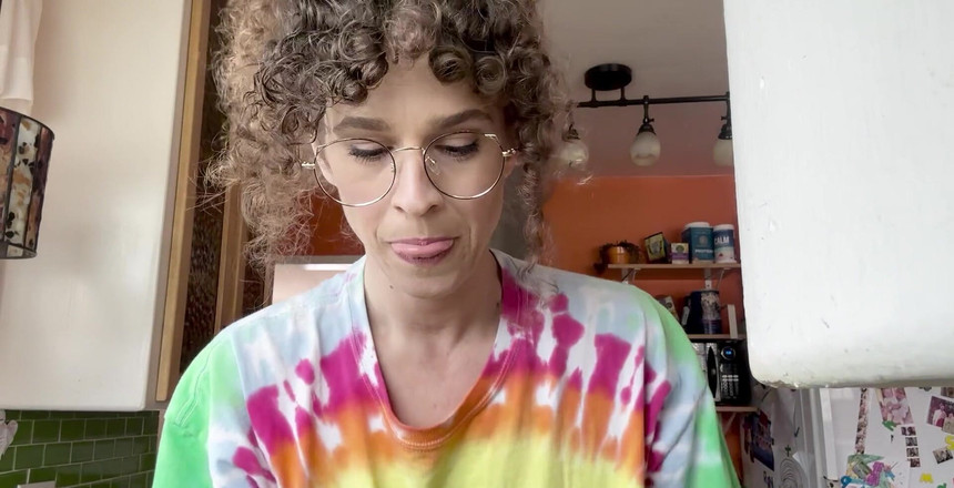 VibeWithMommy: Wanita konservatif bertukar menjadi pinggul! Ini adalah beberapa prestasi berkualiti...