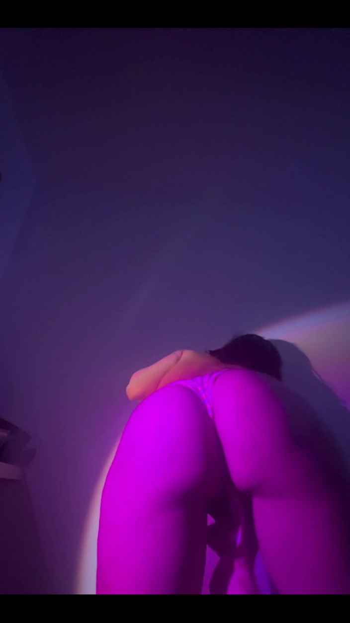 Jayla Cuateco: Diesen arsch für dich schütteln, papi.