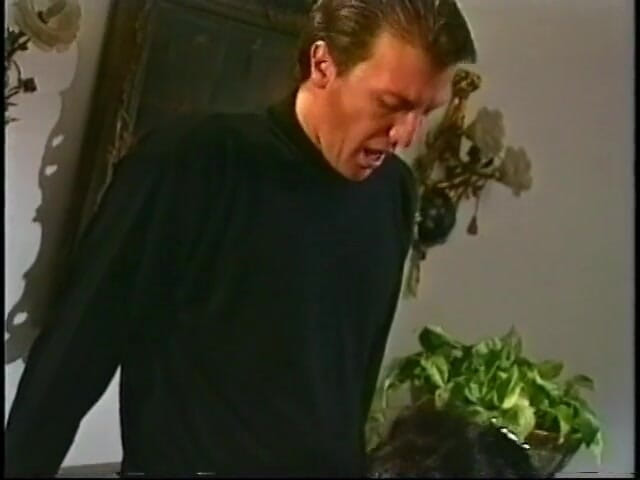 Old Good Porn: Si jalang Asia dengan buah dada bulat yang kukuh makan...