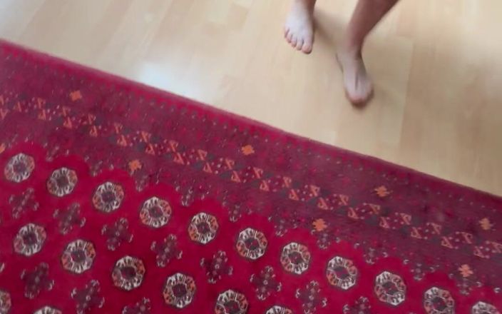 Bonewizzard69: Bonemaiden quả bom pawg vợ già lắc mông trong nhà...
