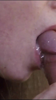 Menghisap buih sperma.