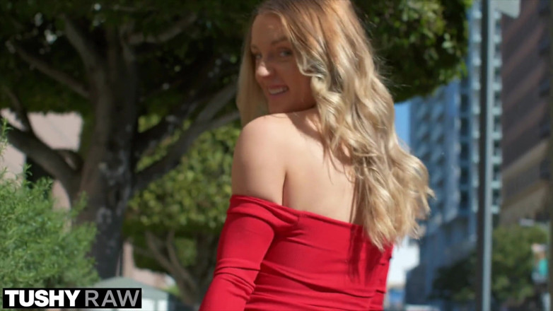 Tushyraw: TUSHYRAW - She's completely addicted to gaping