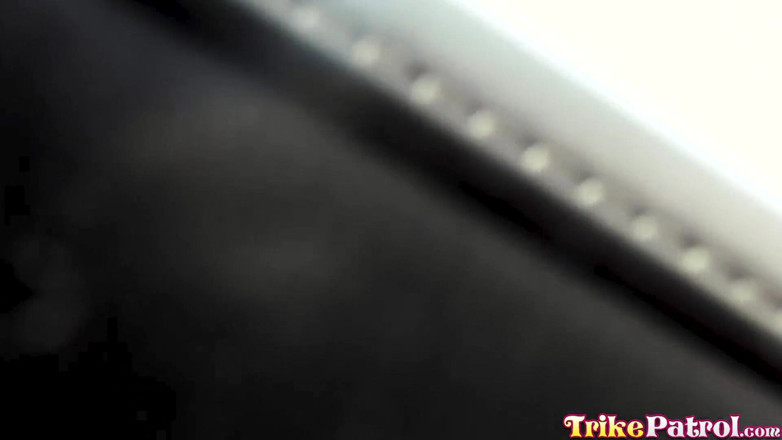 Trike Patrol - Tuk Tuk Patrol: Bubbly Pinay büyük yabancı yarakla sikiliyor