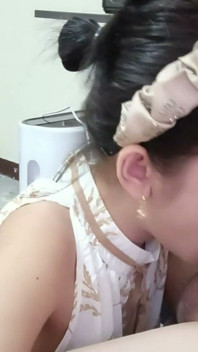 Tiny Horny Stepsister Swallow My Cum Every Last Drop