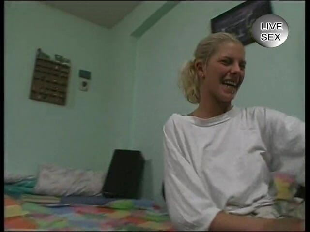 German Classic Porn videos: Podívej, jak vysaje všechno sperma