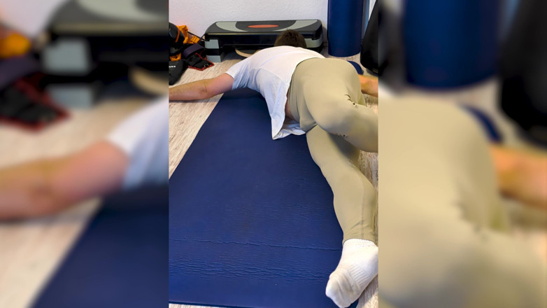 Alex Butt: Träna och cumming i tighta leggins