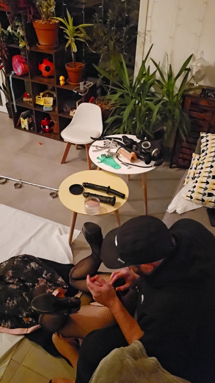 J and rose: Treinamento Anal