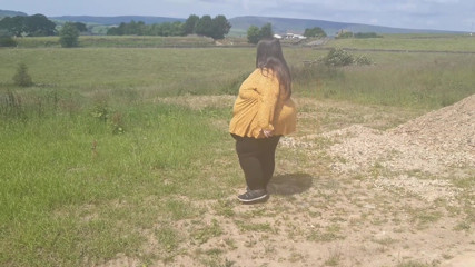 SSBBWLadyBrads: 美人で太った体を歩かせる