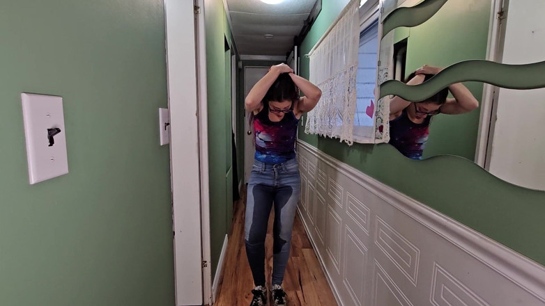 Nerdy_faery: Wetting My Jeans Makes Me Squirt