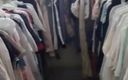 Satin and silky: Sega con abito da donna in raso setoso in showroom (37)