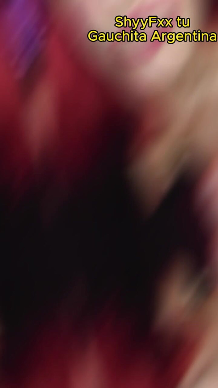 Tu Gauchita Argentina: つまらない!義理の兄の親友のためにディープスロート!