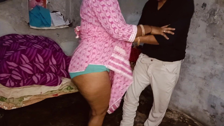 Yourgeeta8899: Cunhada foi fodida balançando a bunda enquanto se divertia com...