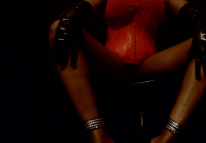The Goddess Simone: Pemujaan pantat domme finansial