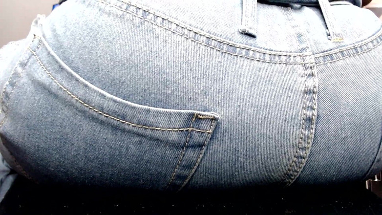 Maeling: Ragazza troia rovinata in jeans culo-fyxiation con culo gigante ignare