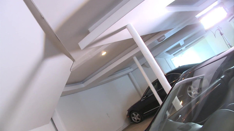 Hot Girlz: Namorada tão tesuda fode pau duro na garagem