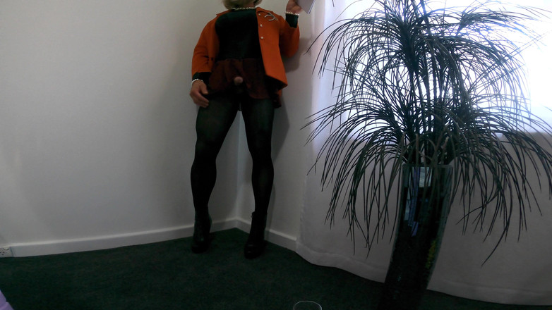 Muscle sissy slut Jessica: The Hot Office Muscle Bitch