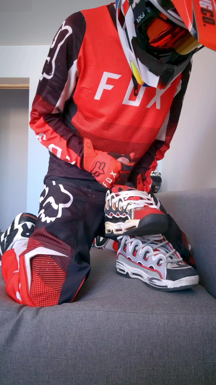 Sneakersmax98: I Put on Mxgear and Fuck My Osiris Sneakers