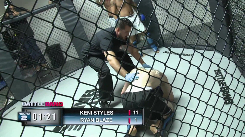 Porn Amazing: Whoever wins in the ring fucks the beautiful blonde