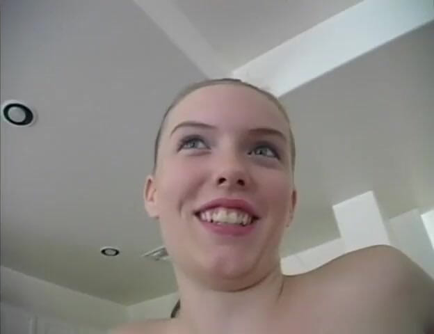 Chica Suicida DVD: Skanky Kyra Style je skříňová děvka, která je povolena ven...