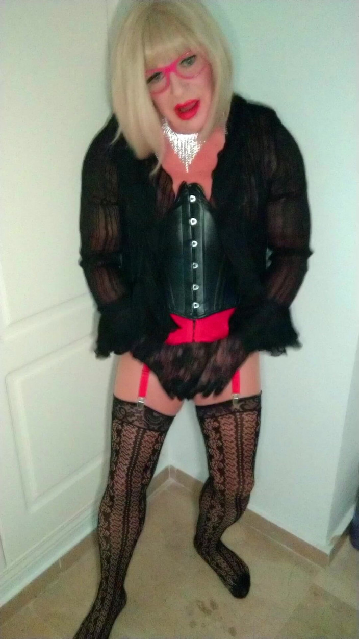 Emma Browne: Diversão crossdressing!
