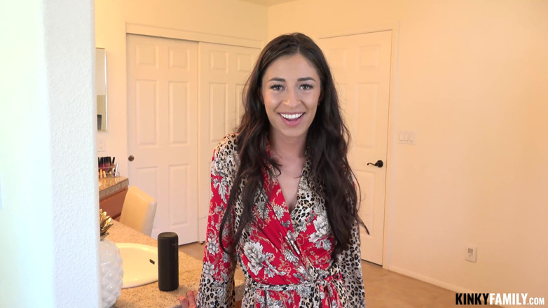 Kinky Family: Stepsis Obsessed with My Dick