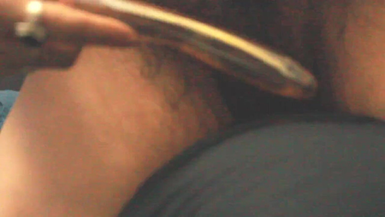 Haydee Rodriguez: Волосатая киска встречает золотой дилдо