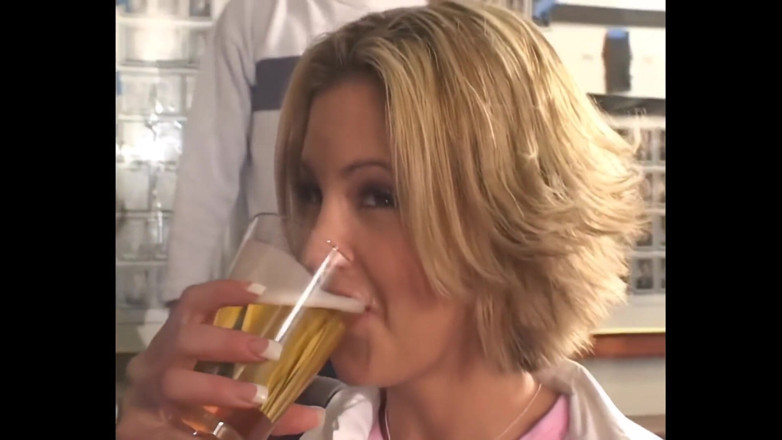 Young Sinner: Trio - Une Jeune Blonde Prend 2 Grosses Lors D’une Soirée Fraternelle