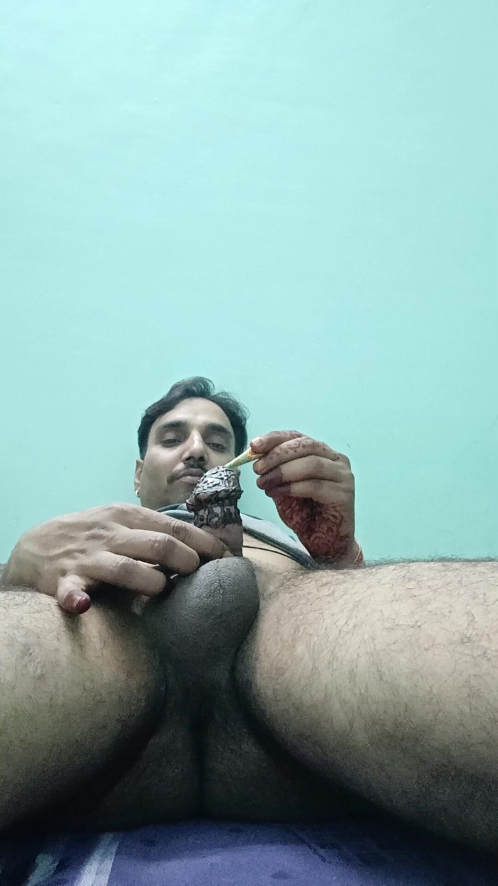 Rajasthani-old-lover: Indický desi muž si užívá sprchu a sex