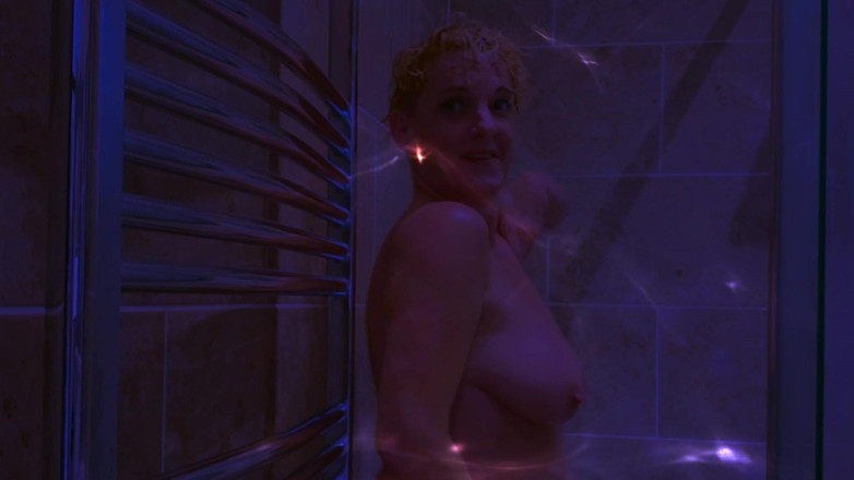 The adventures of Kylie Britain: Mokré svádění