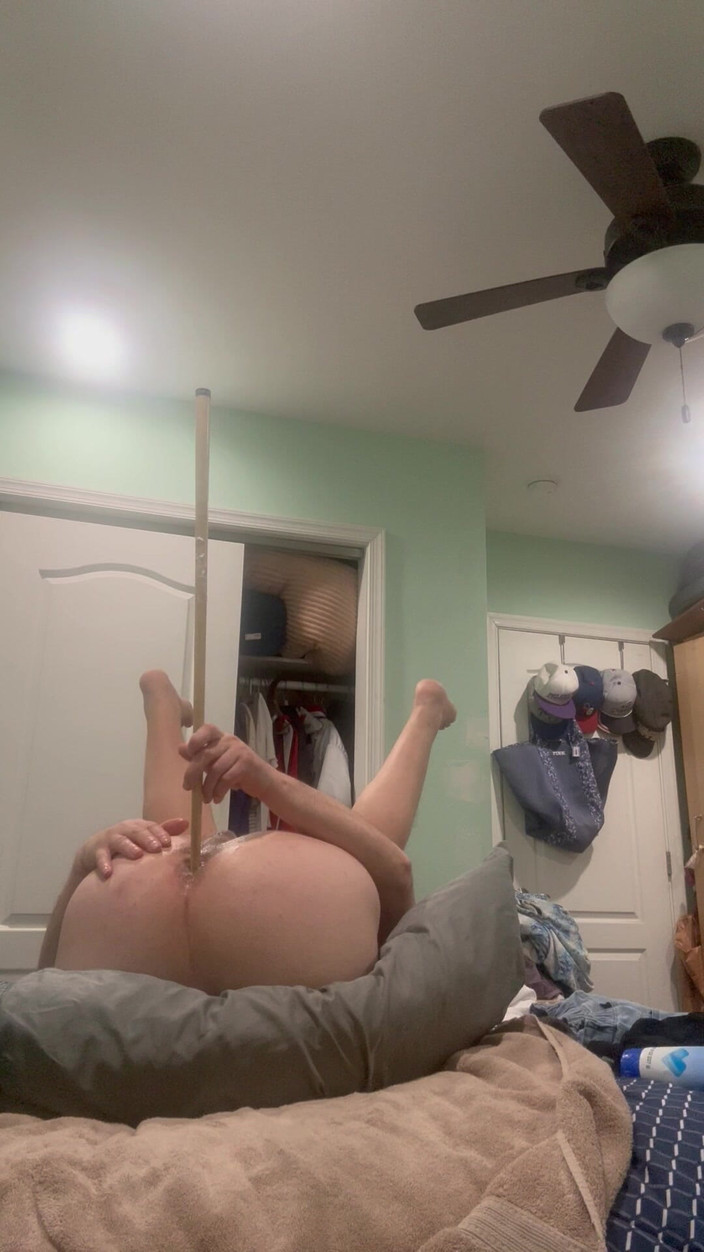 TakeMe35: Kadın kılıklı kendi götünü sikiyor