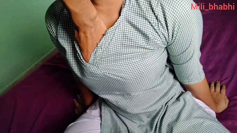 Mili bhabi: Індійська школярка дезі Мілі займається сексом зі своїм коханим чоловіком xvideos