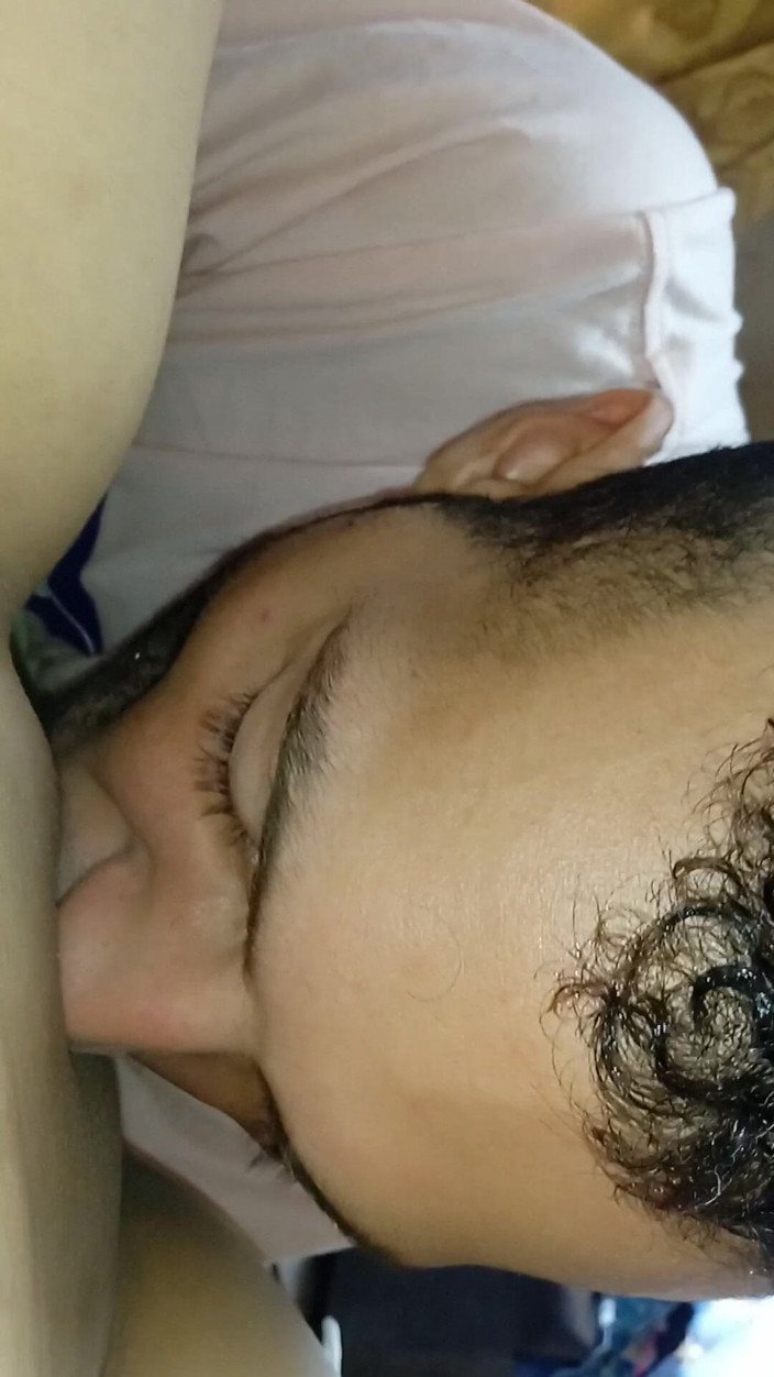 Britanly-Brow: Rica britanly brow latina coño chupando y creampie digitación