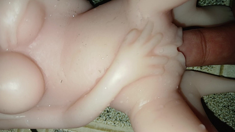 LunaDesire: 오르가즘을 당할 때까지 귀여운 19살 의붓여동생을 만졌어.