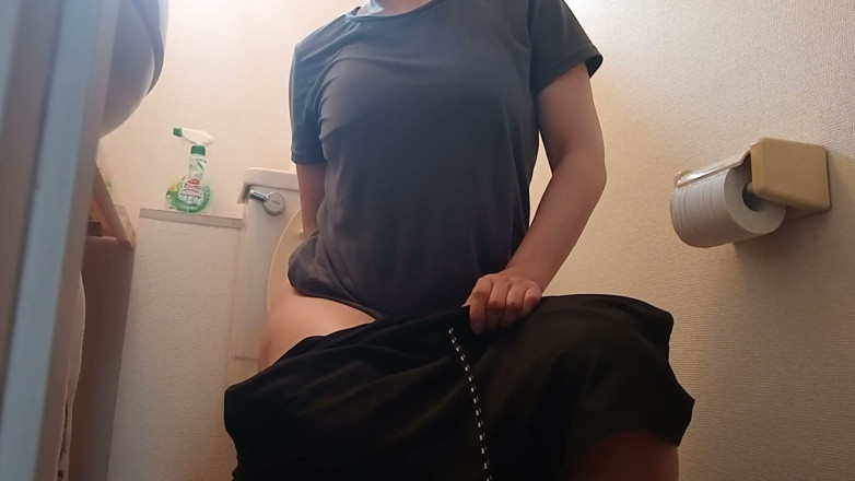 Mayumi Kanzaki: Освежание В Туалете