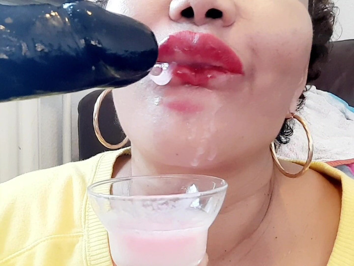 Sarah Fonteyna: Ebenholz bietet hier ein Beispiel mit spermaschlucken an